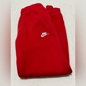 NIKE Sportswear Club Fleece Red Joggers